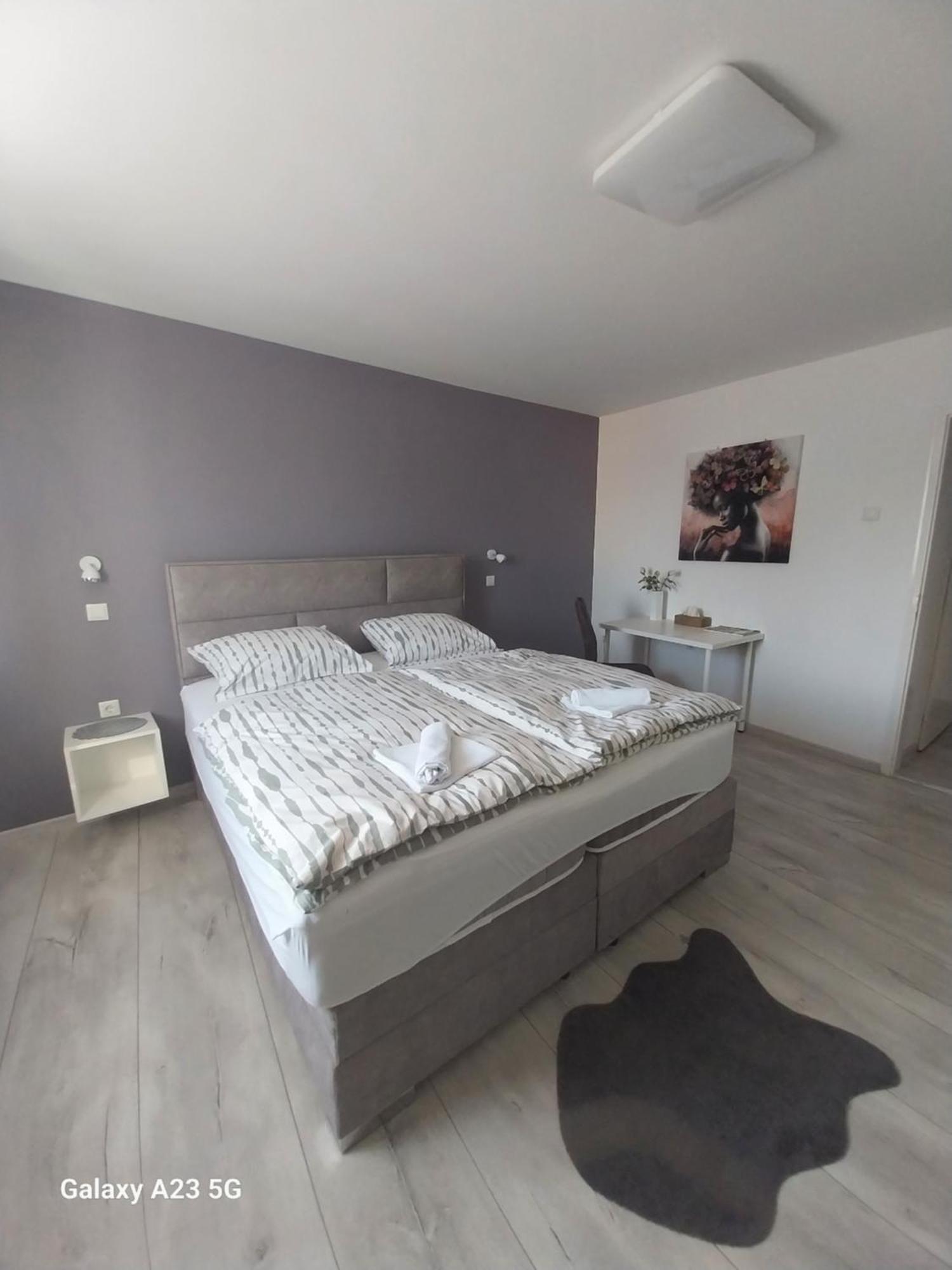 Apartman Bloom Osijek Exterior photo